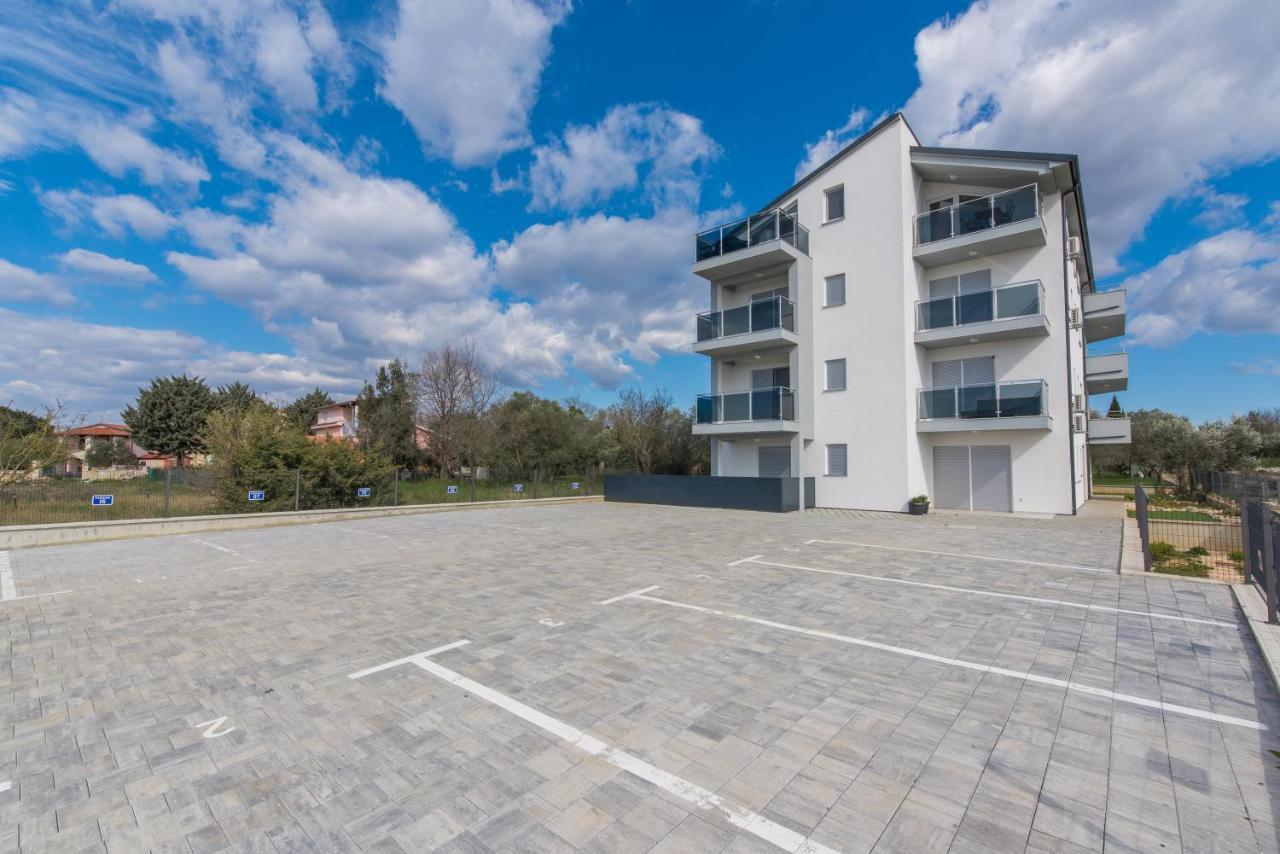Apartment Serena, Sea View, Перой Екстериор снимка