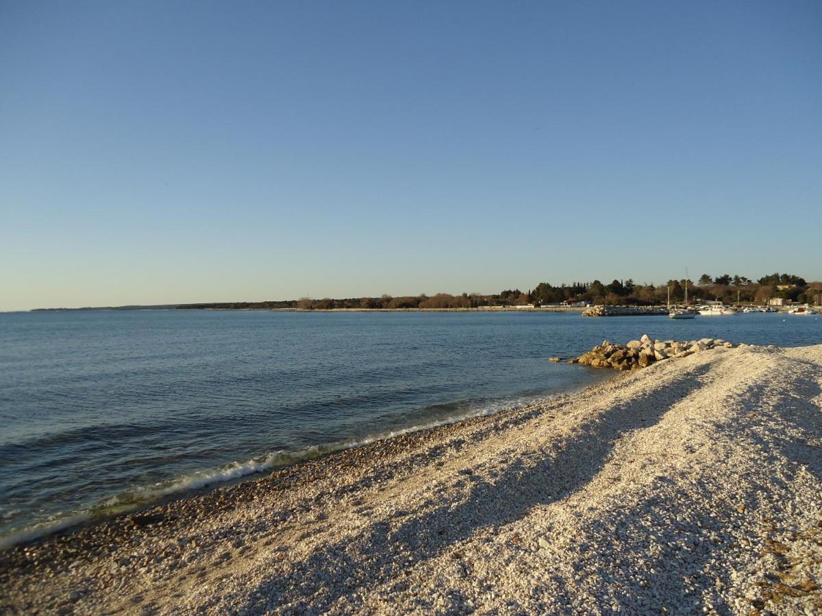 Apartment Serena, Sea View, Перой Екстериор снимка